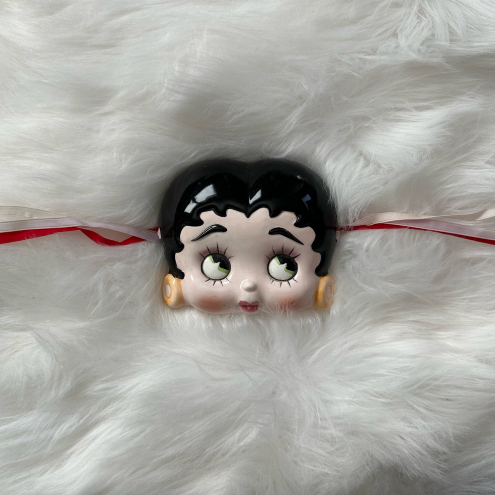 Vintage Betty Boop 1980s Ceramic Mask Wall Decor Collectors Item.